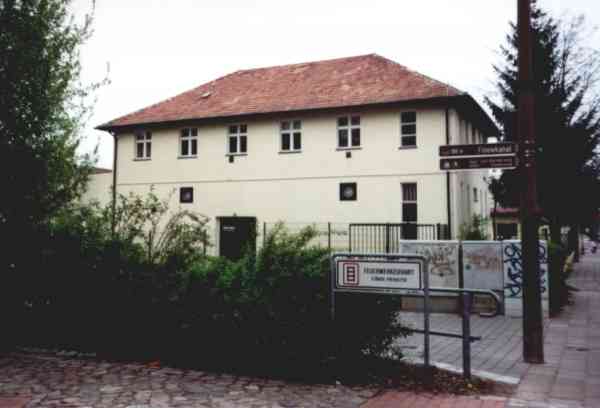 Ehemaliges Verwaltungsgebäude Eberswalde, Bergerstraße und heutigen Gleichrichterunterwerkes Mitte (Westseite)