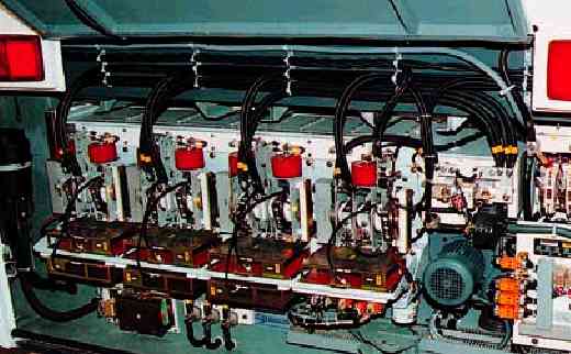 Traction motor inverter of the type DPU 303 in the rear of the articulated trolleybus