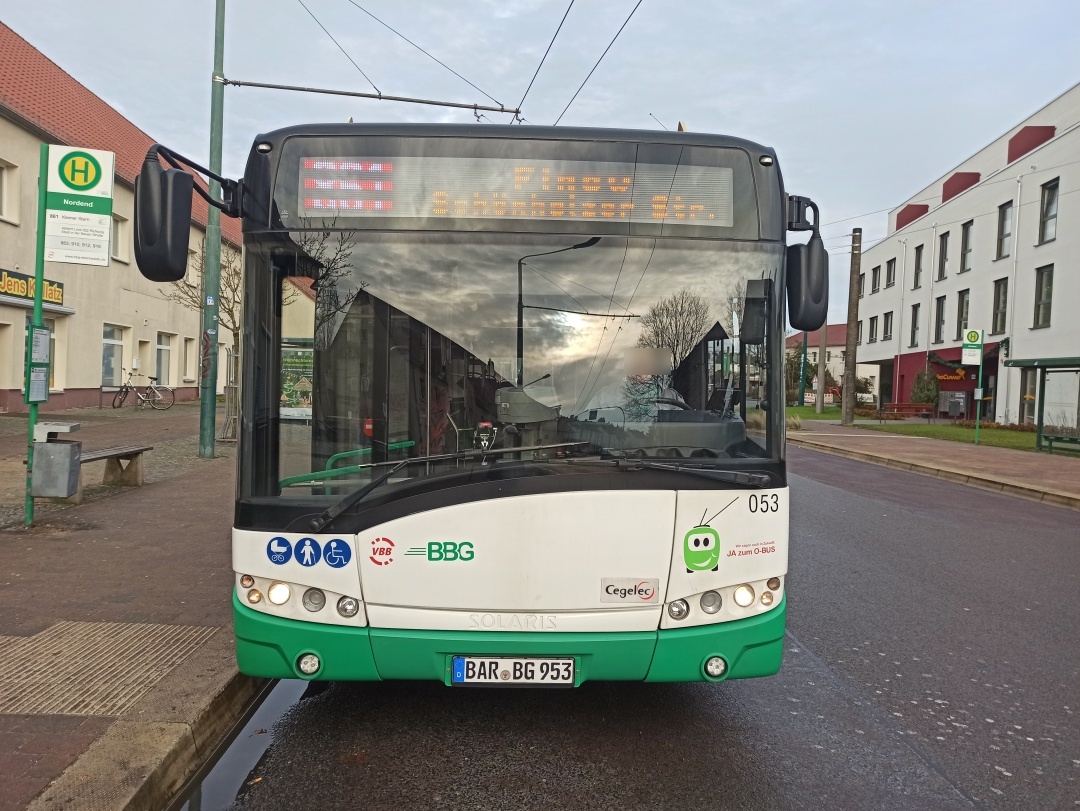 Gelenkobus Nr. 053 vom polnischen Typ Solaris Trollino 18 AC