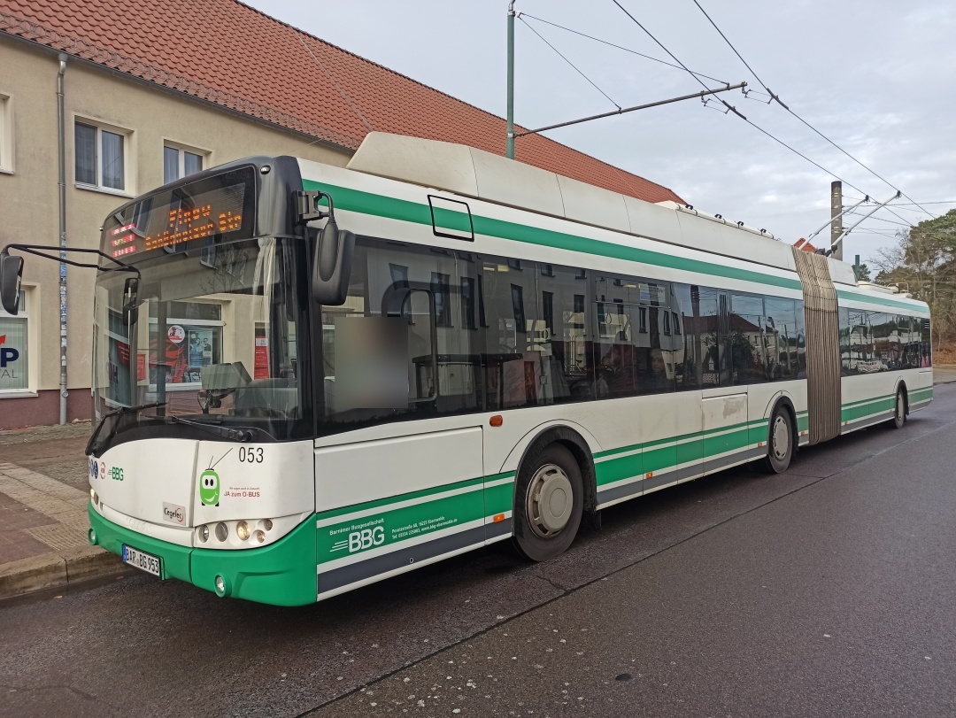 Gelenkobus Nr. 053 vom polnischen Typ Solaris Trollino 18 AC