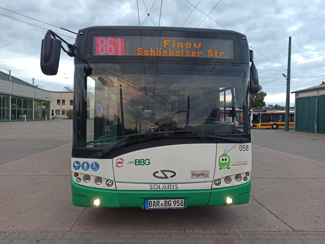 Articulated trolleybus no. 058 of the Polish type Solaris Trollino 18 III Cegelec AC