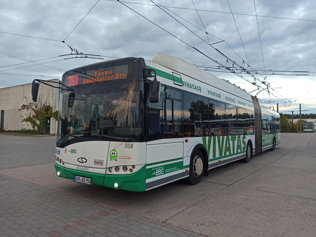 Articulated trolleybus no. 058 of the Polish type Solaris Trollino 18 III Cegelec AC