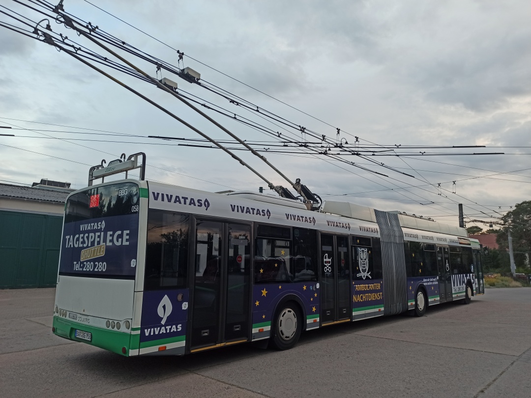 Articulated trolleybus no. 058 of the Polish type Solaris Trollino 18 III Cegelec AC
