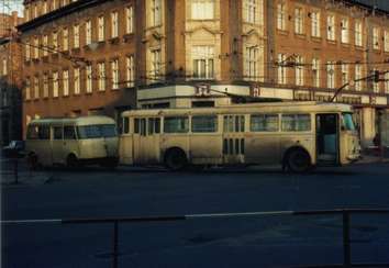 Obus vom tschechischem Typ SKODA 9 Tr mit Anhänger vom DDR-Typ W 701