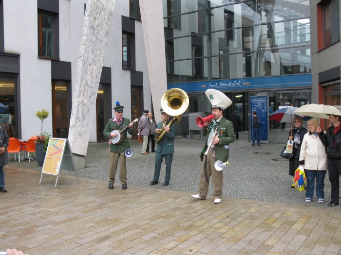 Gegen 10:00 Uhr greift die Jazzpolizei ein