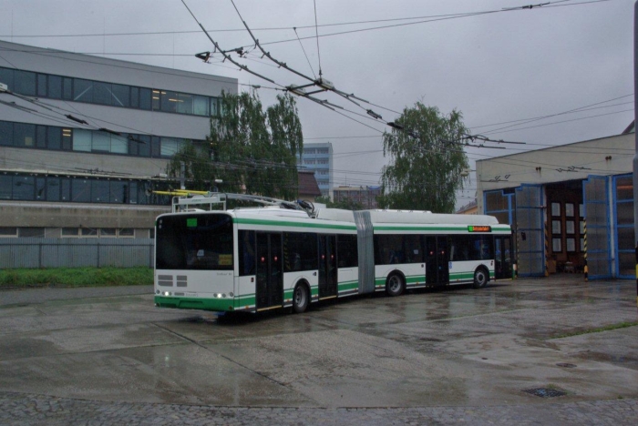 Erste Probefahrten mit Hilfsaggregat des ersten Eberswalder Solaris-Gelenkobusses (E 1) in Ostrava/CZ