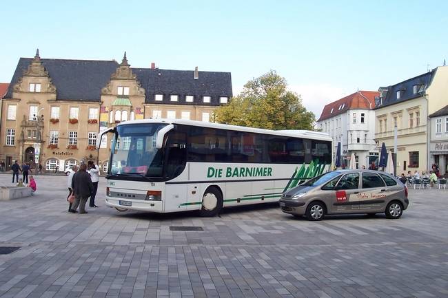Kolleginnen und Kollegen der Barnimer Busgesellschaft demonstrierten vor dem Kreistag am 24.09.2008
