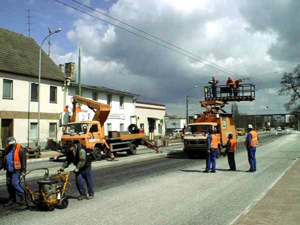 Montagearbeiten an der Obus-Fahrleitung im Kreuzungsbereich
Eberswalder Straße/Spechthausener Straße