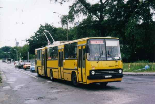 Gelenkobus vom ungarischen Typ Ikarus 280.93