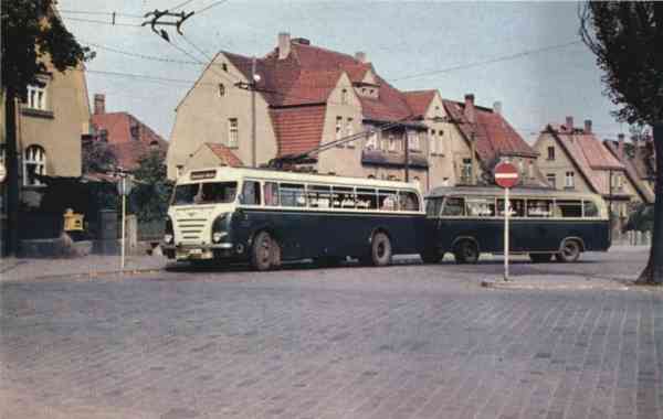 Ausgesonderter Obus Nr. 04(III) vom DDR-Typ LOWA W 602a mit Beiwagen IX vom Typ W 700