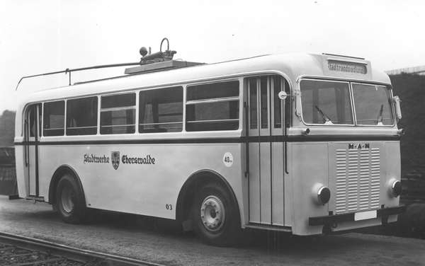 Obus Nr. 03(I) vom deutschen Typ MPE 1 auf dem Werksgelände der
Fahrzeugbau Schumann GmbH Werdau