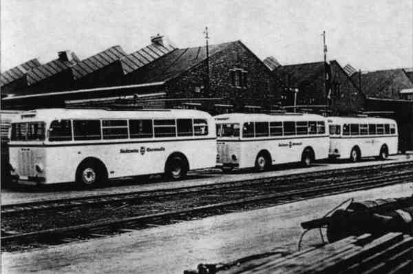 Obusse Nr. 05(I), 04(I) und 03(I) vom deutschen Typ MPE 1 auf dem Werksgelände der Fahrzeugbau
Schumann GmbH Werdau