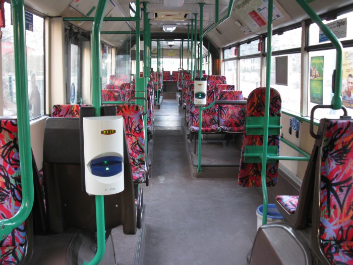 Gelenkobus Nr. 004 vom österreichischen Typ ÖAF Gräf & Stift NGE 152 M17 - Innenansicht von vorn nach hinten