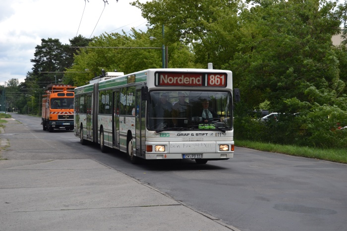 Gelenkobus 011 auf der Neuen Straße