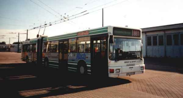 Gelenkobus Nr. 017 vom österreichischen Typ ÖAF Gräf & Stift NGE 152 M17