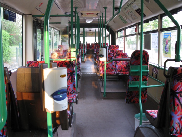 Gelenkobus Nr.029 vom österreichischen Typ ÖAF Gräf & Stift NGE 152 M17 - Innenansicht von vorn nach hinten