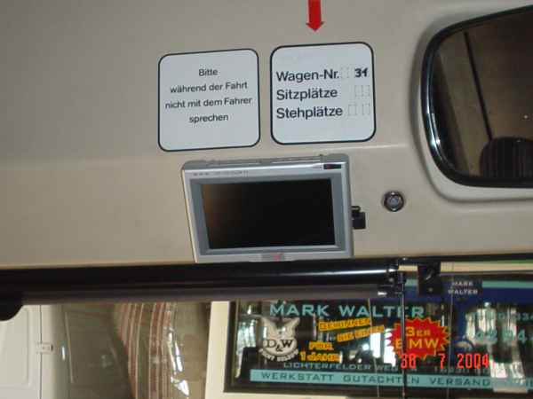 LCD-Bildschirm im Gelenkobus Nr. 031