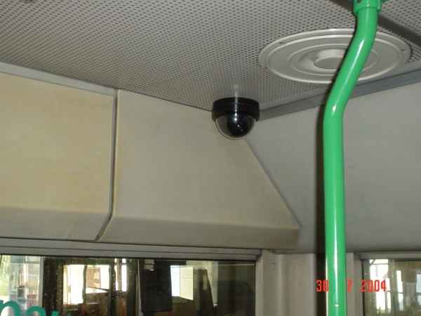 Überwachungskamera im Heck des Gelenkobusses Nr. 031