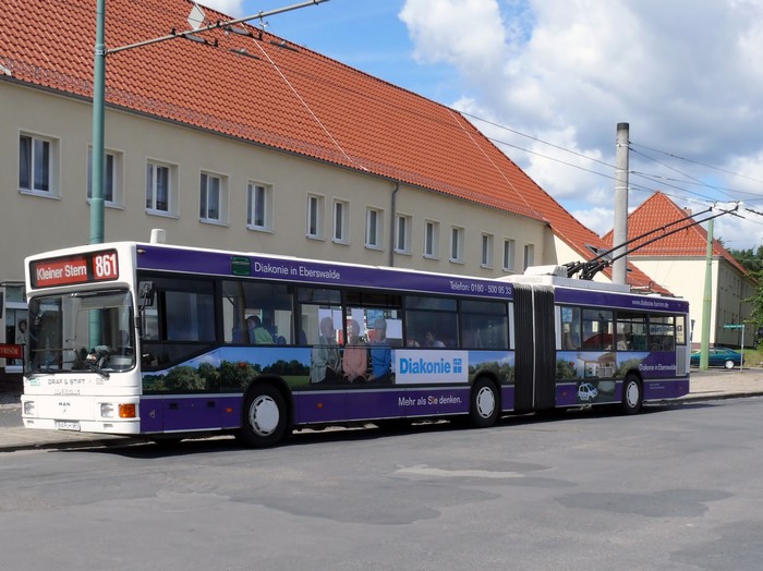 Gelenkobus Nr. 035 vom österreichischen
Typ ÖAF Gräf & Stift NGE 152 M17