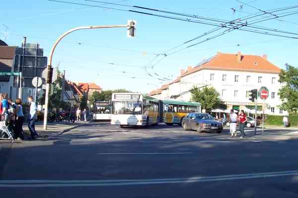 Gelenkobus 035 beim Wenden an der Boldtstraße