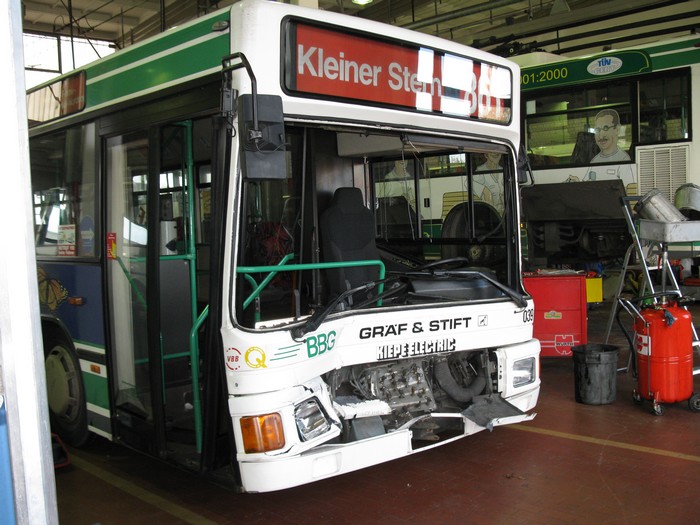 Verkehrsunfall mit Beteiligung des Gelenkobusses 039 am 11.11.2008