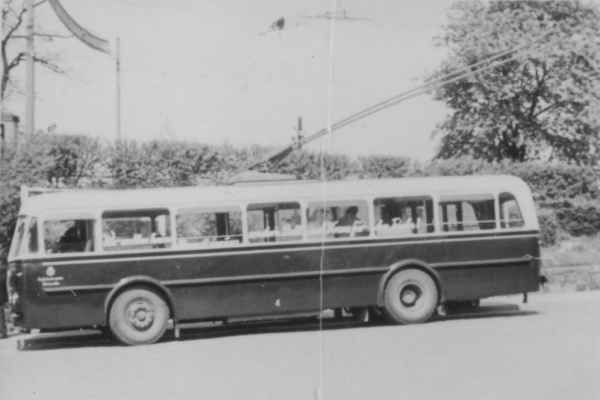 Ausgesonderter Obus Nr. 04(IV) vom tschechischen Typ ŠKODA 8 Tr6