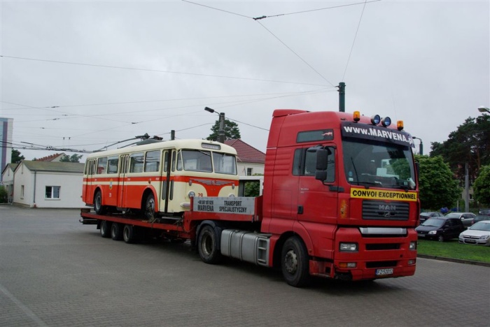 LKW-Tieflader mit Fracht auf dem Betriebshof Eberswalde/Nordend
