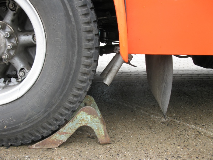Ein interessantes Detail: Sandstreuer an jedem Hinterrad