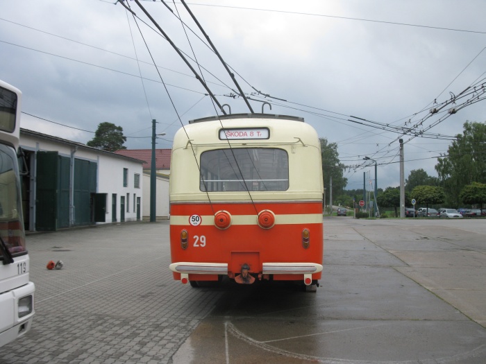 Der Ostravaer Obus 29 von allen Seiten
