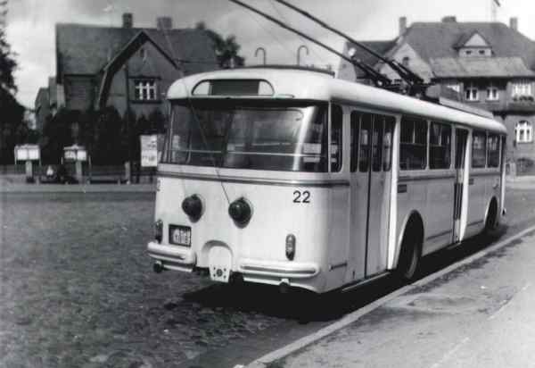   22(I)    915 ()