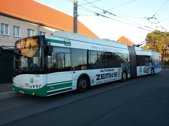 Gelenkobus Nr. 053 vom polnischen
Typ Solaris Trollino 18 AC