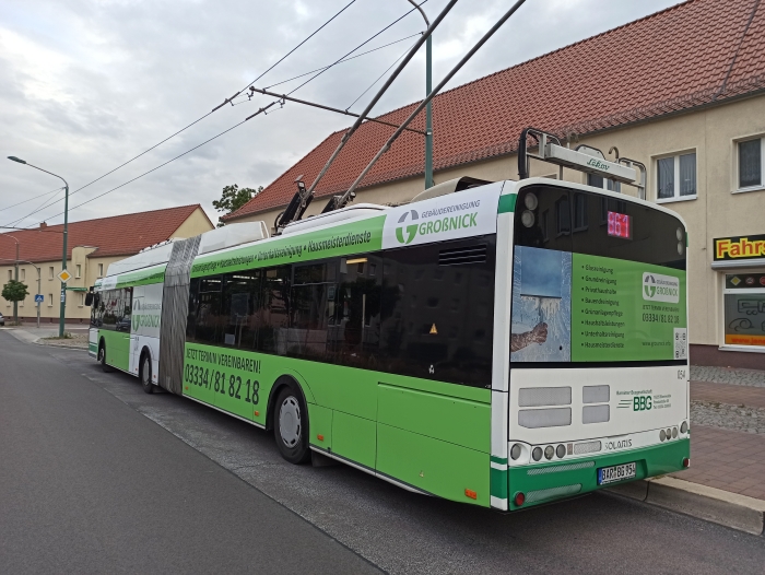 Gelenkobus Nr. 054 vom polnischen Typ Solaris Trollino 18 AC