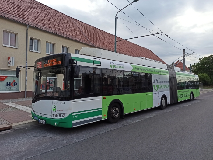 Gelenkobus Nr. 054 vom polnischen Typ Solaris Trollino 18 AC