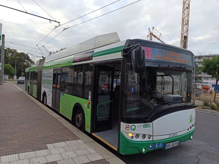 Gelenkobus Nr. 054 vom polnischen Typ Solaris Trollino 18 AC