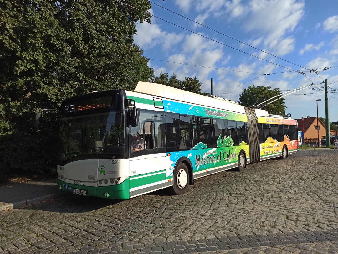 Gelenkobus Nr. 056 vom polnischen Typ Solaris Trollino 18 AC