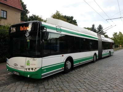 Gelenkobus Nr. 057 vom polnischen
Typ Solaris Trollino 18 AC