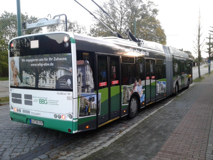 Gelenkobus Nr. 057 vom polnischen Typ Solaris Trollino 18 AC