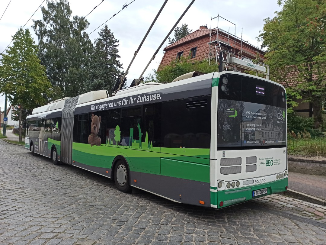 Gelenkobus Nr. 057 vom polnischen Typ Solaris Trollino 18 AC