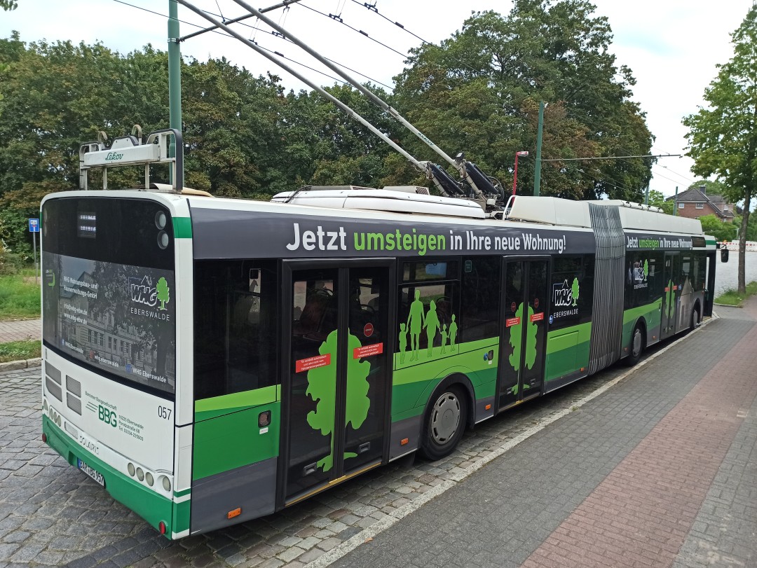 Gelenkobus Nr. 057 vom polnischen Typ Solaris Trollino 18 AC