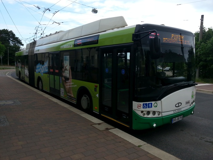 Gelenkobus Nr. 058 vom polnischen
Typ Solaris Trollino 18 AC