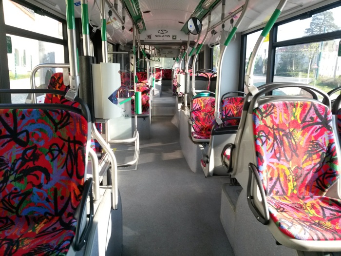Gelenkobus Nr. 059 vom polnischen
Typ Solaris Trollino 18 AC - Innenansicht von vorn nach hinten