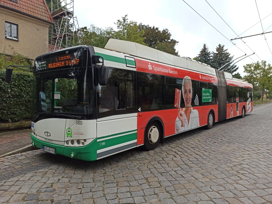 Gelenkobus Nr. 060 vom polnischen Typ Solaris Trollino 18 AC
