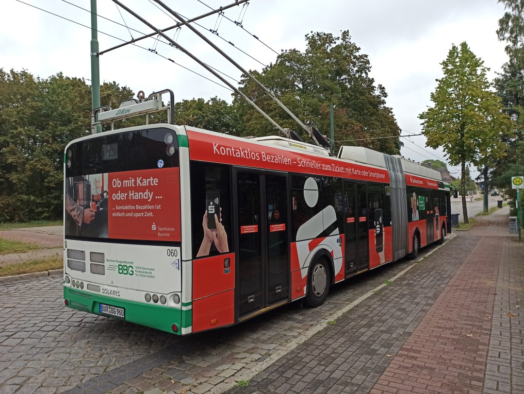 Gelenkobus Nr. 060 vom polnischen Typ Solaris Trollino 18 AC