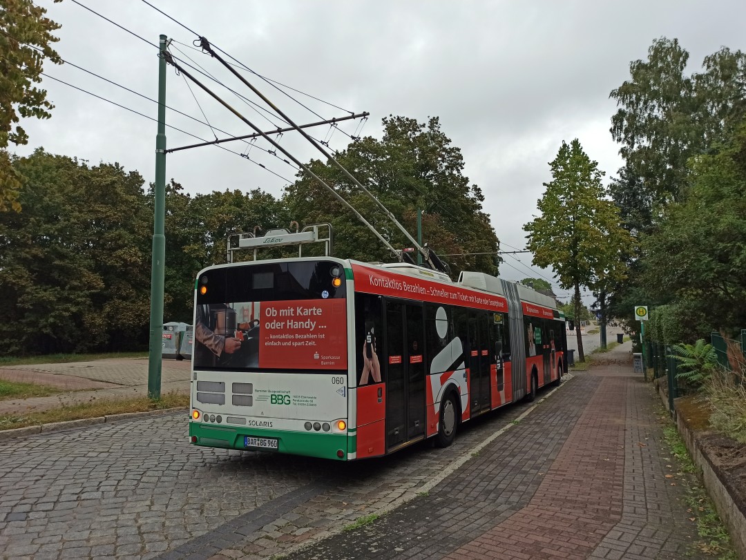 Gelenkobus Nr. 060 vom polnischen Typ Solaris Trollino 18 AC