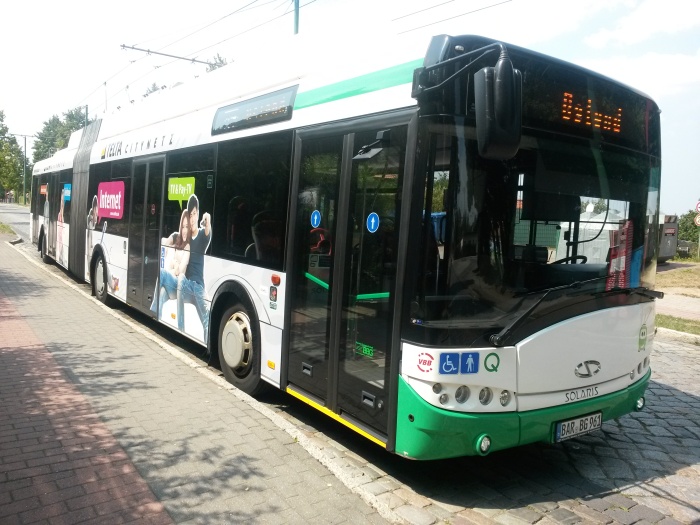 Gelenkobus Nr. 061 vom polnischen
Typ Solaris Trollino 18 AC