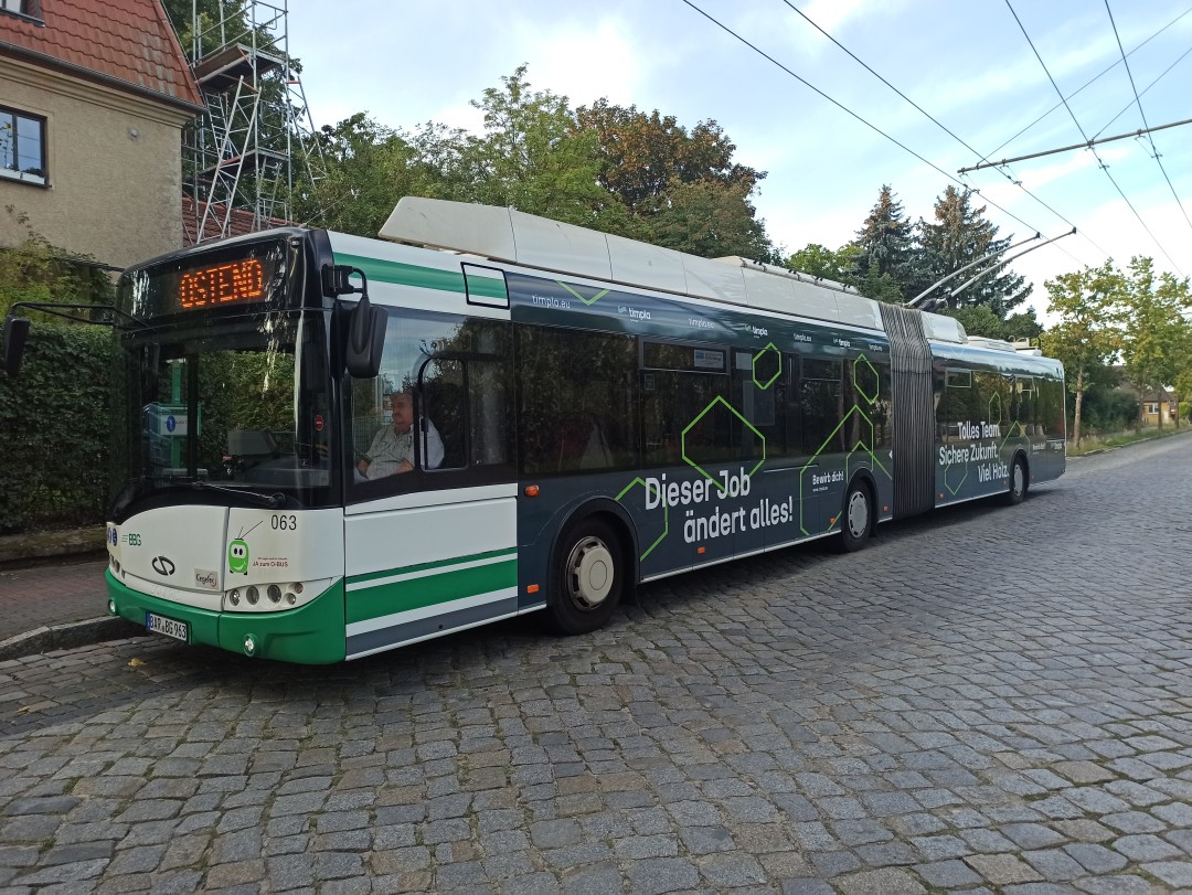 Gelenkobus Nr. 063 vom polnischen
Typ Solaris Trollino 18 AC
