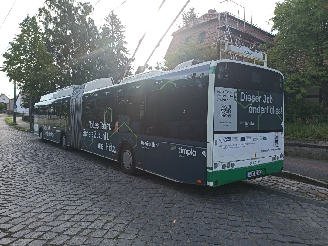 Gelenkobus Nr. 063 vom polnischen
Typ Solaris Trollino 18 AC