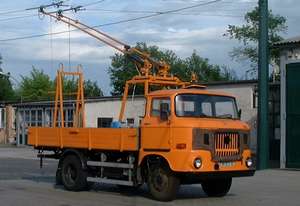 Fahrdrahtenteisungswagen (Eigenbau) auf LKW vom DDR-Typ IFA W 50 L